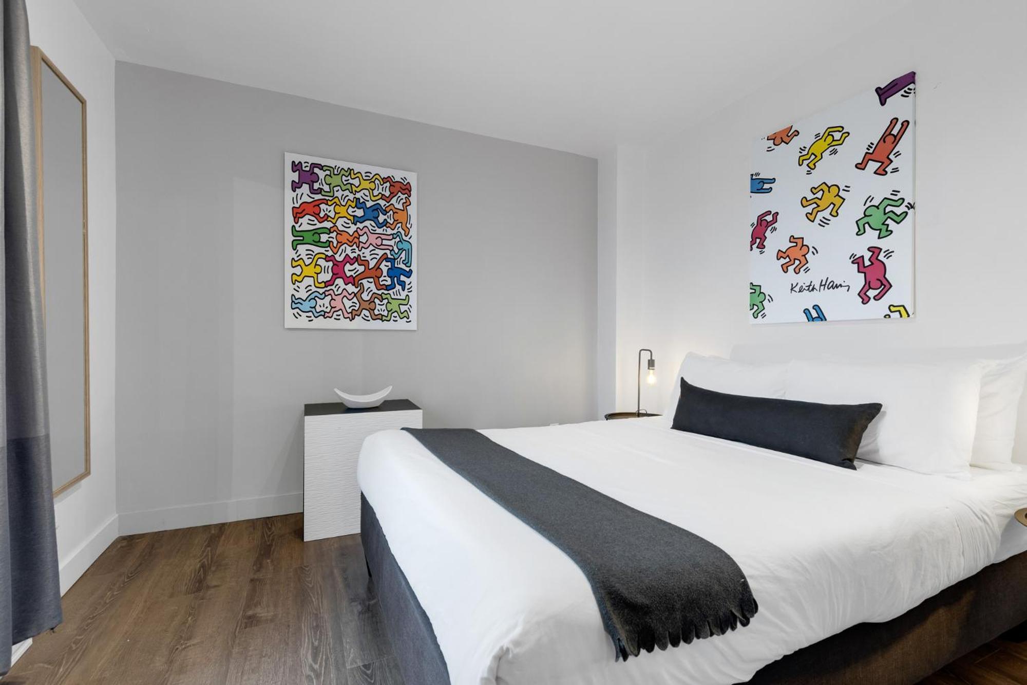 Liv Mtl Soho Aparthotel Montreal Exterior photo