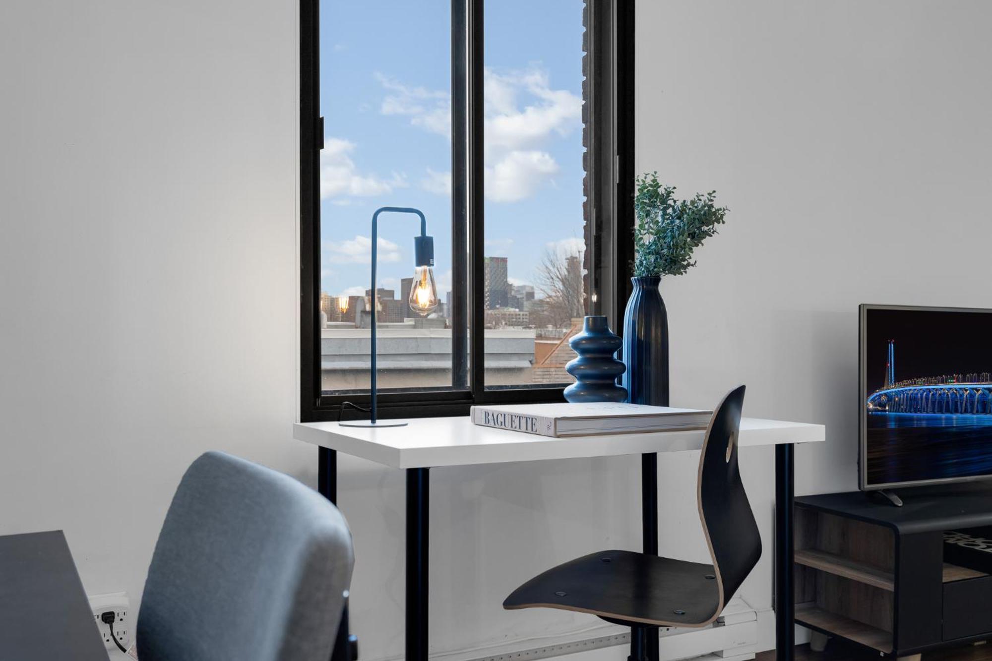 Liv Mtl Soho Aparthotel Montreal Exterior photo